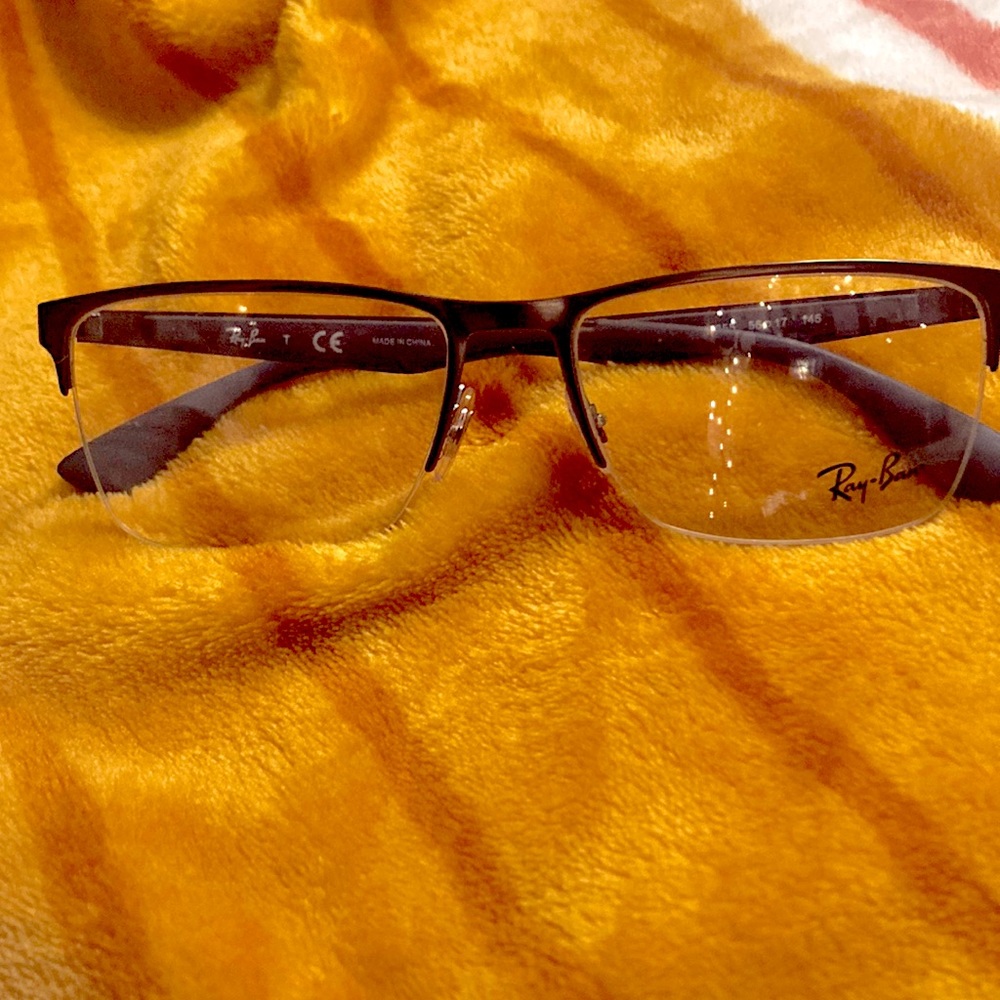 Lightweight charcoal RayBan frames